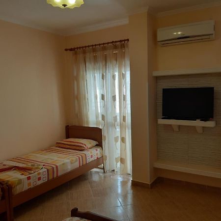 Amras House Ξενοδοχείο Δυρράχιο Εξωτερικό φωτογραφία