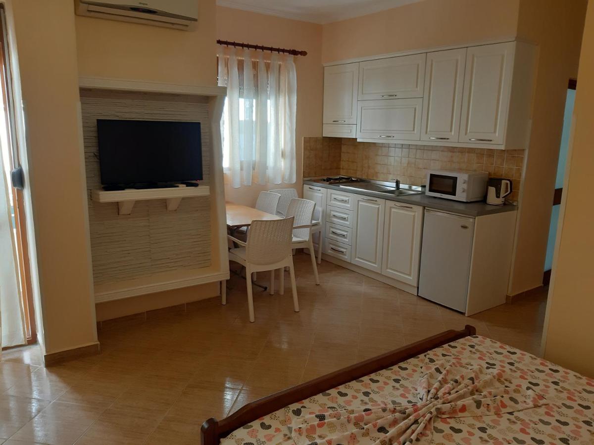 Amras House Ξενοδοχείο Δυρράχιο Εξωτερικό φωτογραφία
