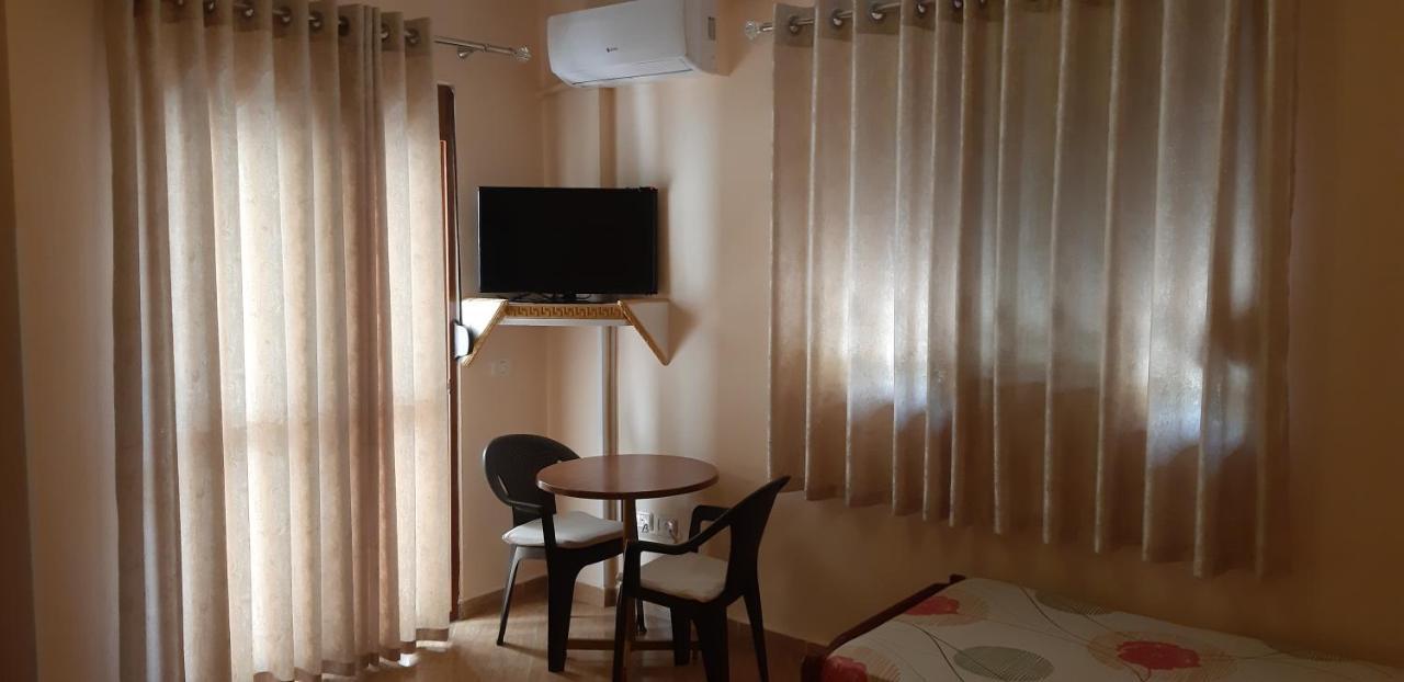 Amras House Ξενοδοχείο Δυρράχιο Εξωτερικό φωτογραφία
