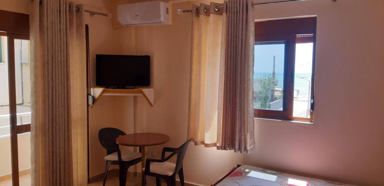 Amras House Ξενοδοχείο Δυρράχιο Εξωτερικό φωτογραφία