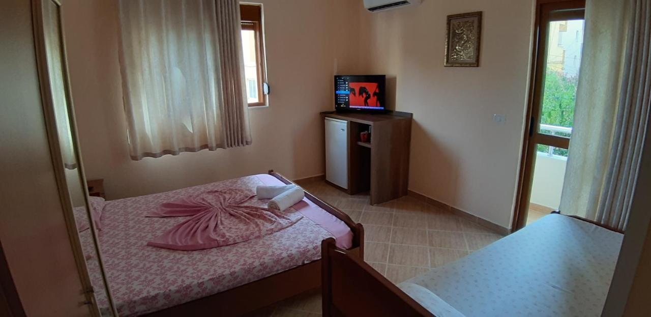 Amras House Ξενοδοχείο Δυρράχιο Εξωτερικό φωτογραφία