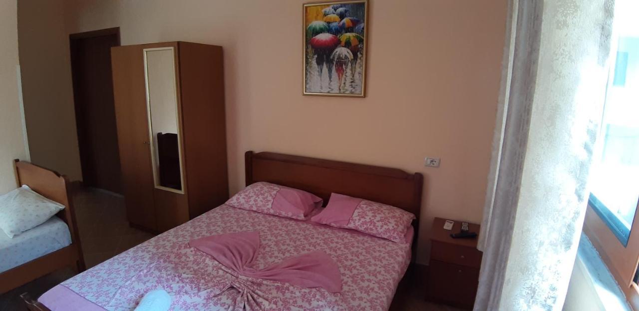 Amras House Ξενοδοχείο Δυρράχιο Εξωτερικό φωτογραφία