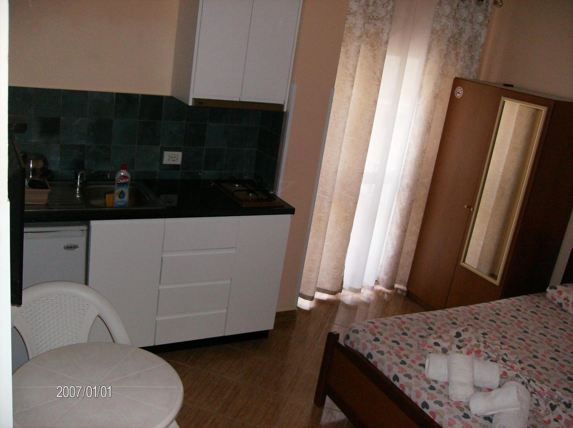 Amras House Ξενοδοχείο Δυρράχιο Εξωτερικό φωτογραφία