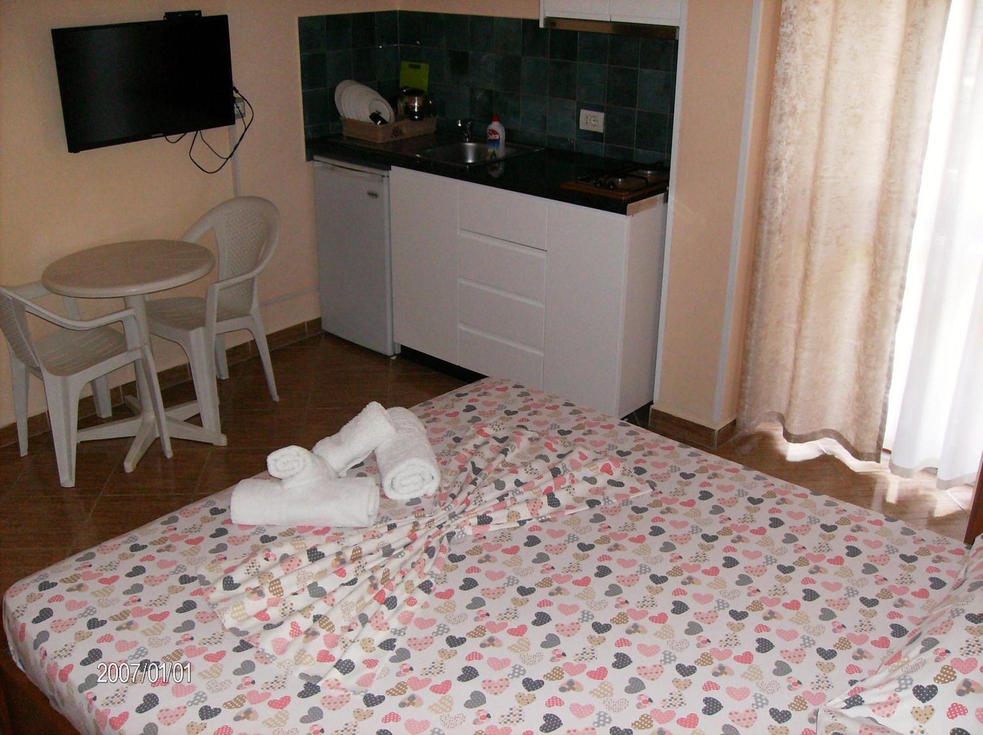 Amras House Ξενοδοχείο Δυρράχιο Εξωτερικό φωτογραφία