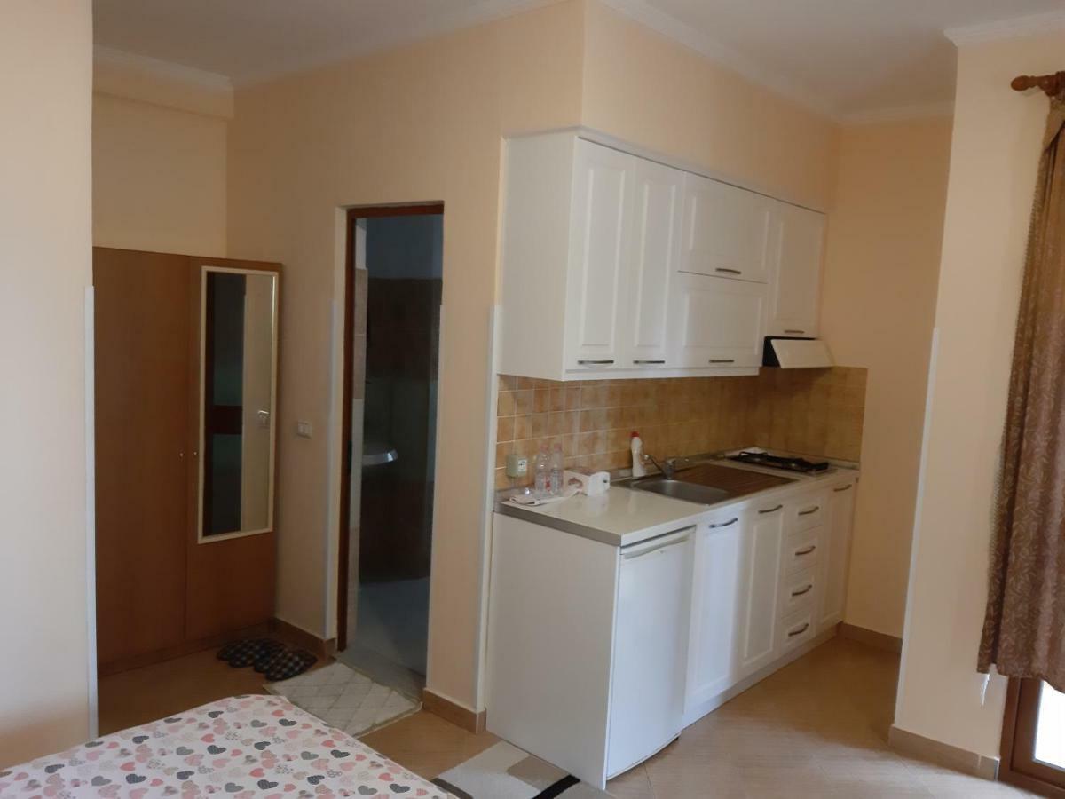Amras House Ξενοδοχείο Δυρράχιο Εξωτερικό φωτογραφία
