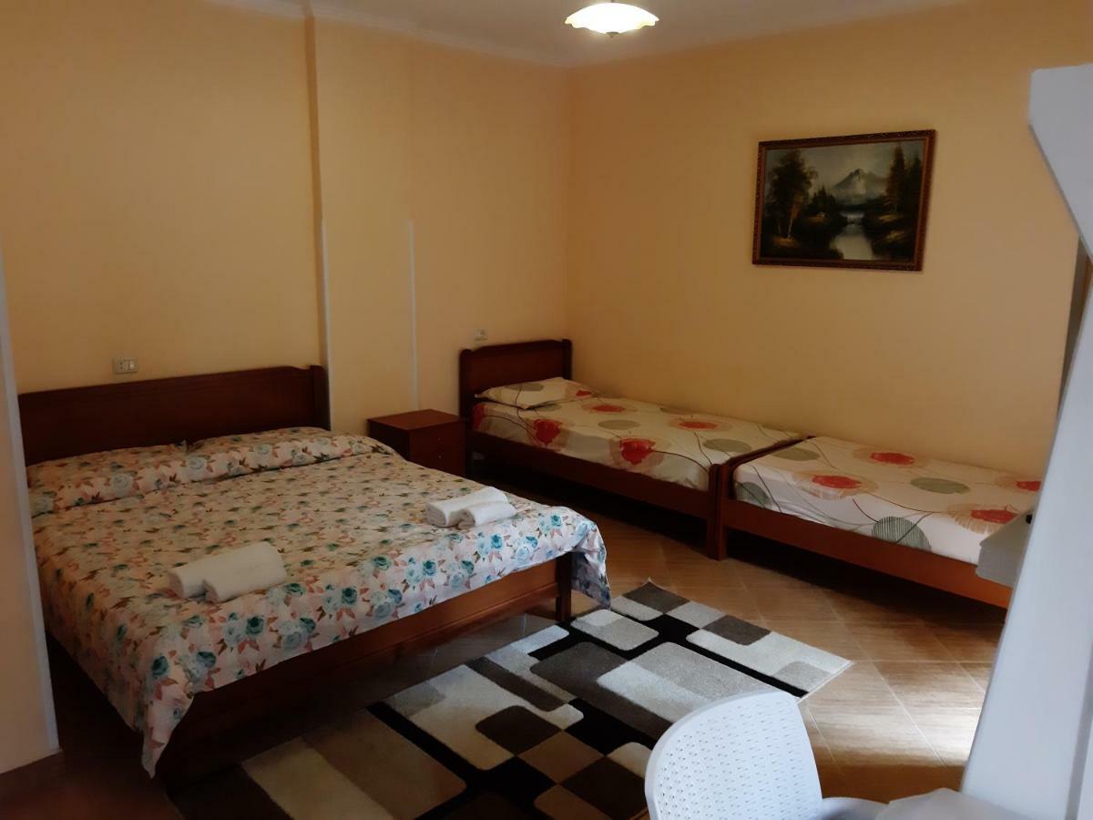 Amras House Ξενοδοχείο Δυρράχιο Εξωτερικό φωτογραφία