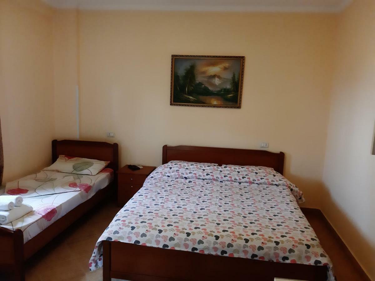 Amras House Ξενοδοχείο Δυρράχιο Εξωτερικό φωτογραφία